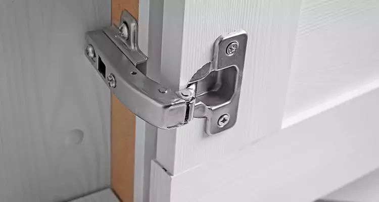 Shower Door Hinge Replacement in Key West, FL